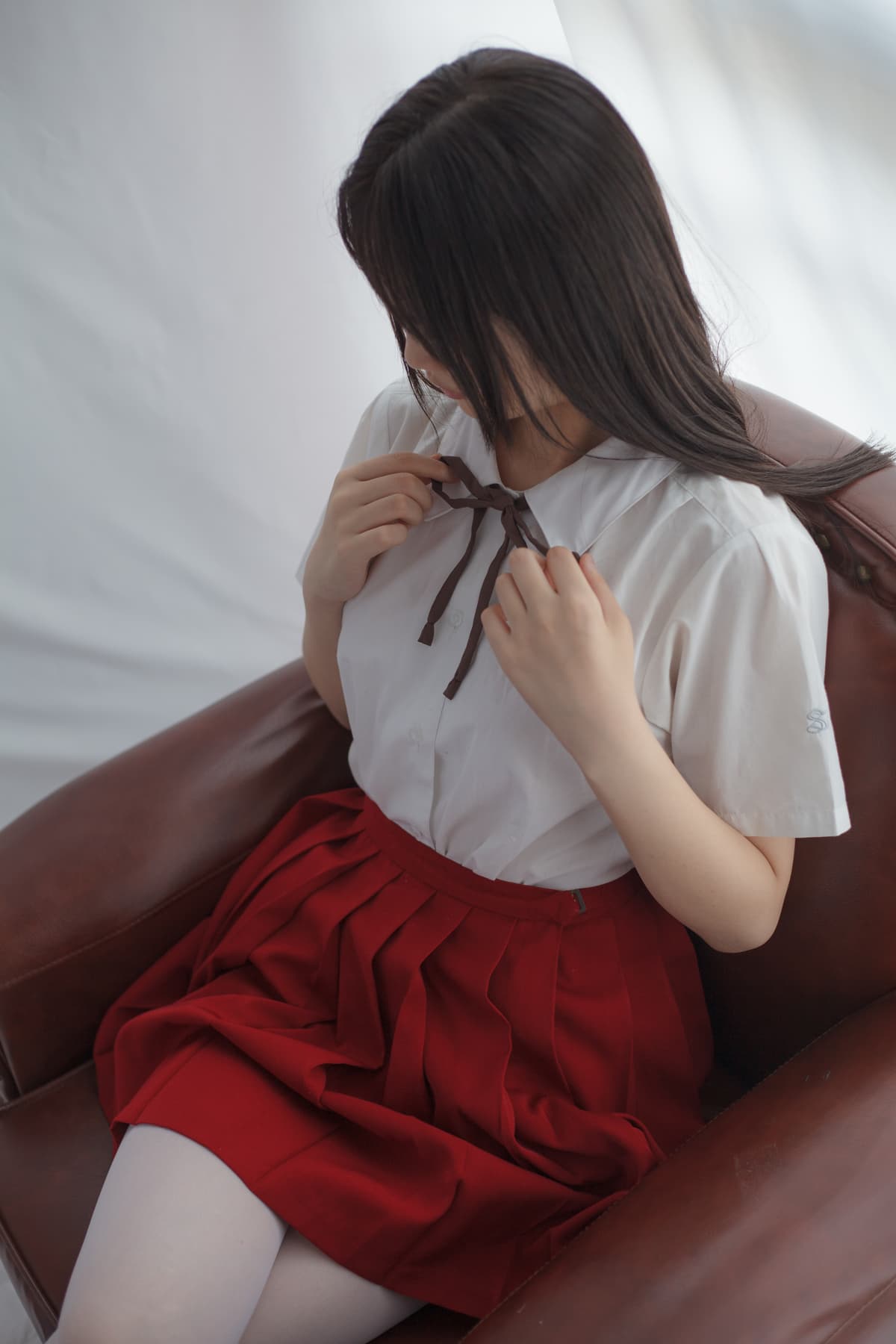 少女秩序 VOL.004 藤之宫宁宁红裙造型图集